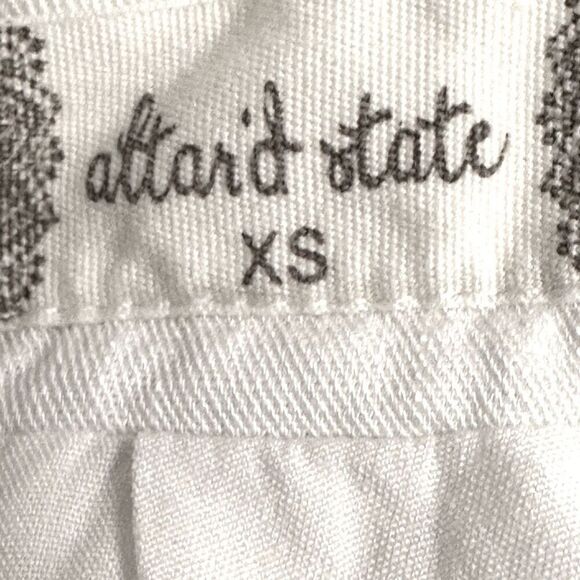 Altar'd State Ruffle Trim Back Zip Rayon Blend Wrap Front Mini Skort White XS - Picture 3 of 4